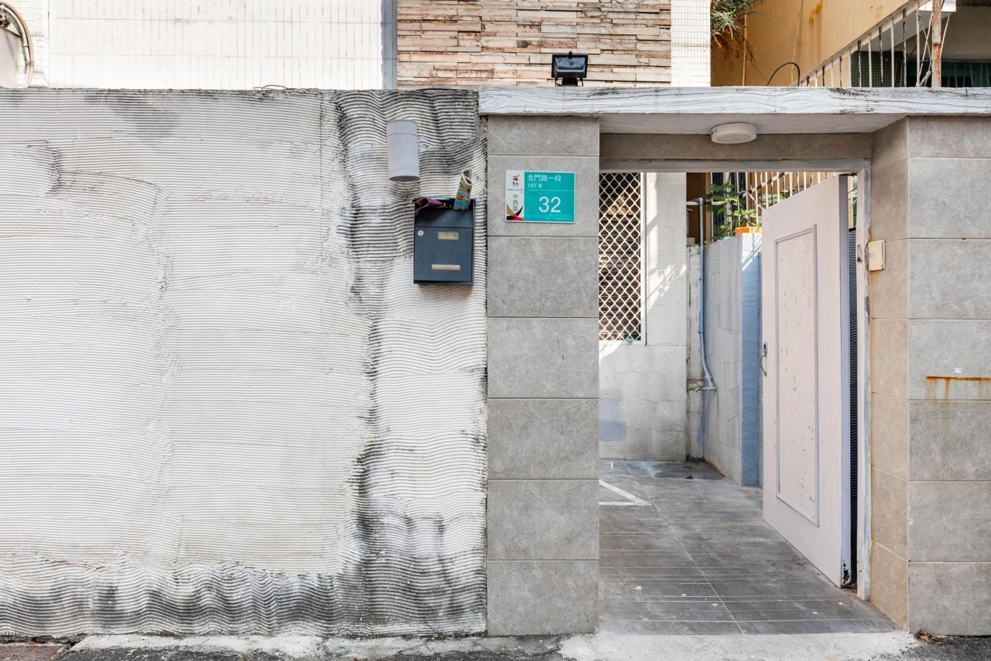 32小巷弄 Hotel Tainan Exterior photo